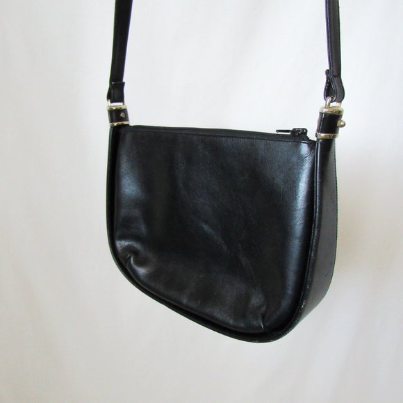 Vintage Classic Black Leather Shoulder Bag by Louis Quatorze. Made in Spain - Picture 2 of 12